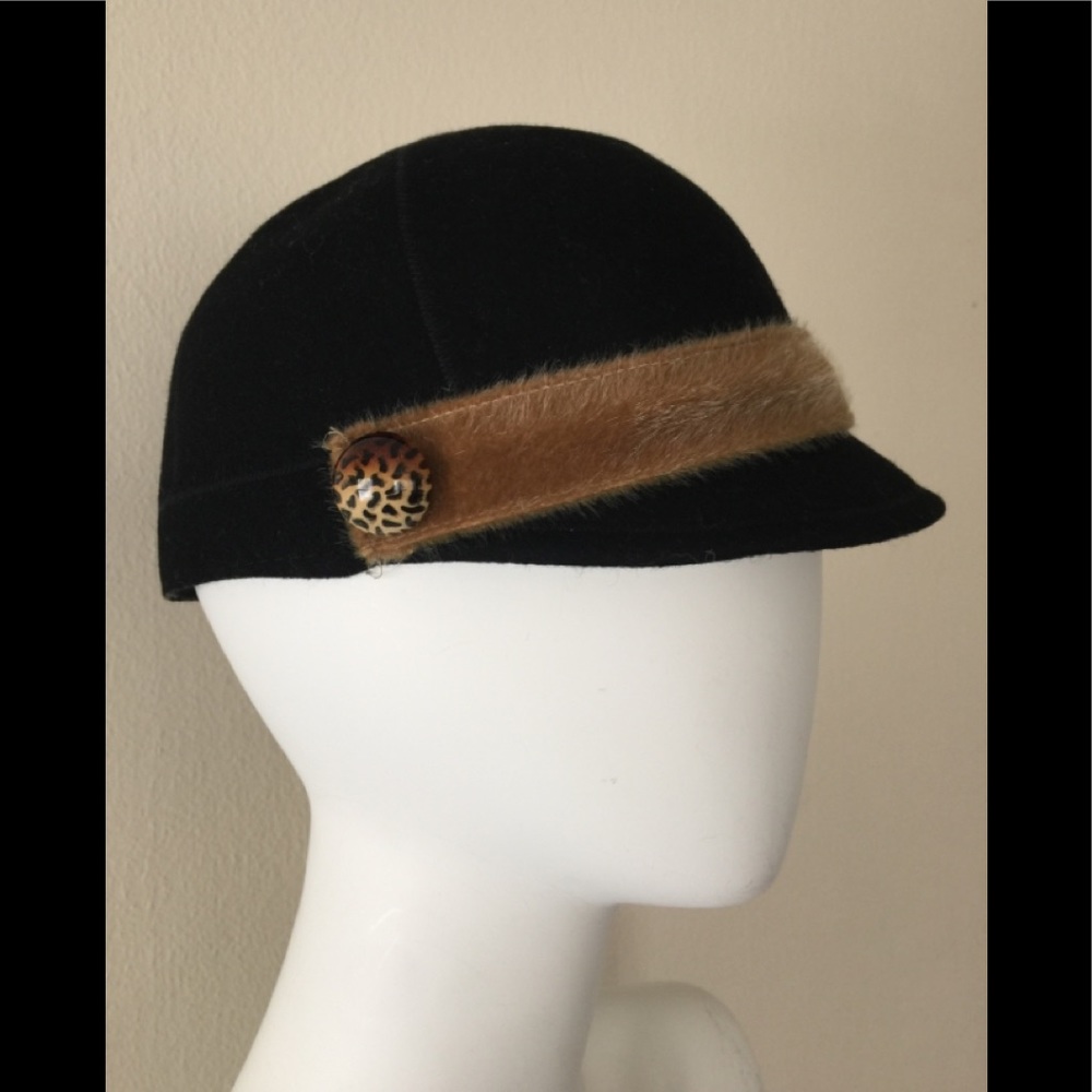 VTG John Callanan black wool hat w/brown faux fur & animal print button trim